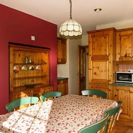 Kara Hem Killarney